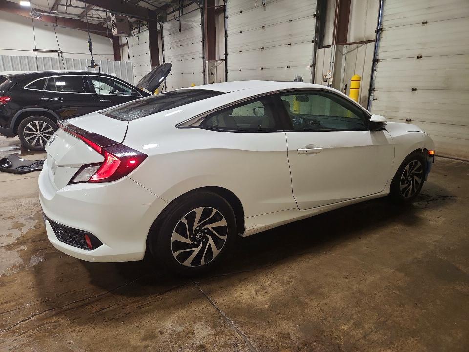 60980606 :رقم المزاد ، 2HGFC4B08JH304813 vin ، 2018 Honda Civic مزاد بيع