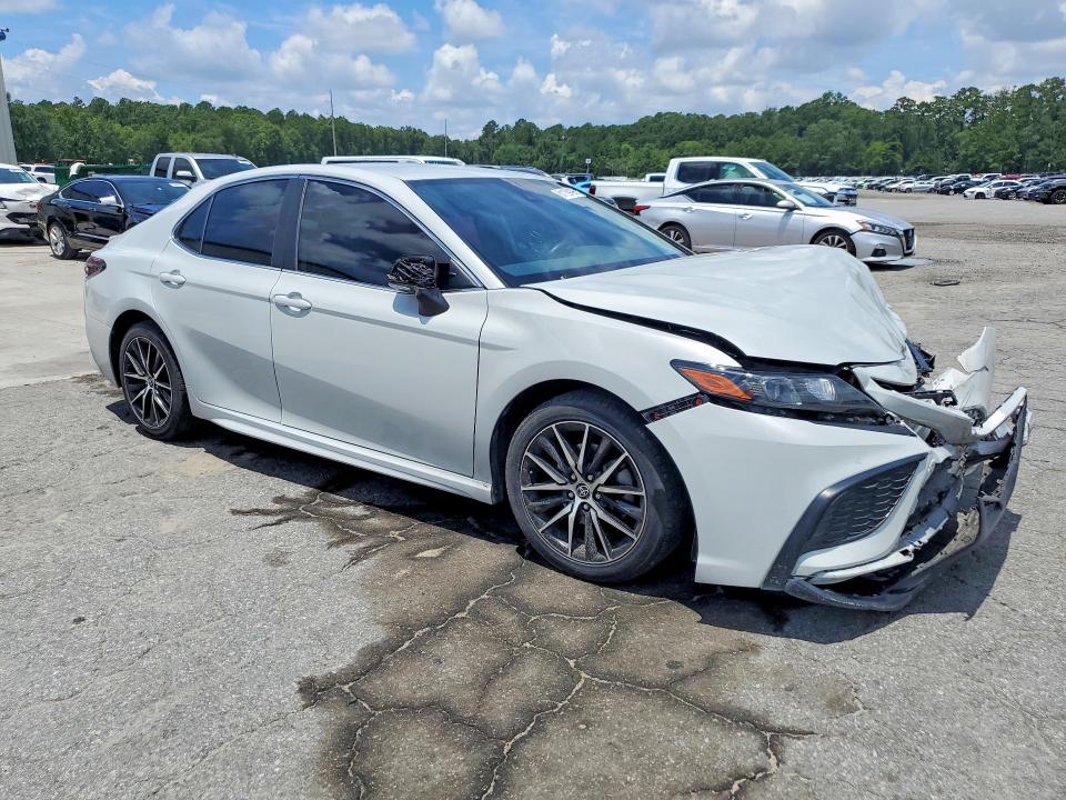 Auction sale of the 2022 Toyota Camry, vin: 4T1G11AK6NU052875, lot number: 61139496