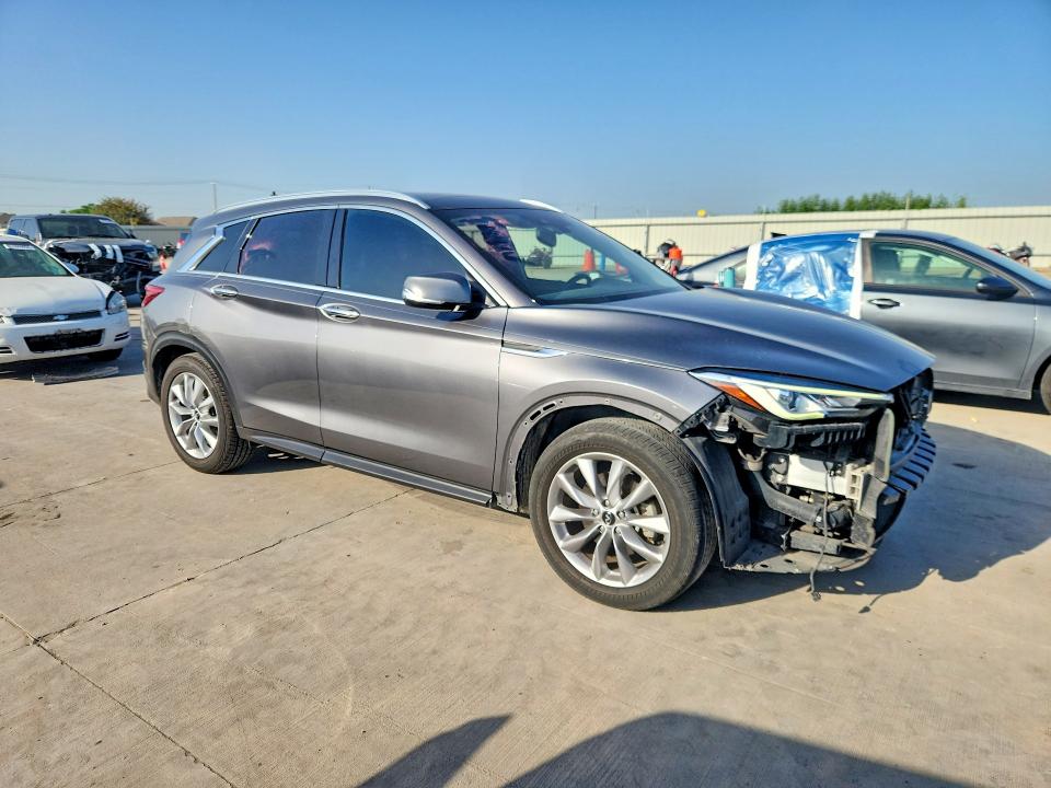 61686906 :رقم المزاد ، 3PCAJ5M13KF137780 vin ، 2019 Infiniti Qx50 مزاد بيع