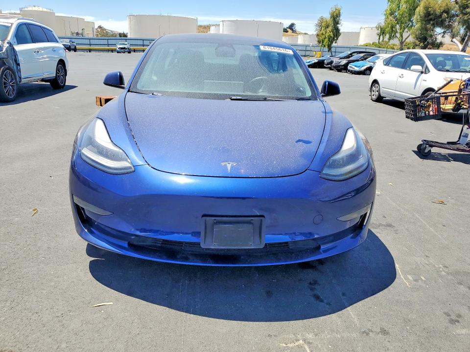 2022 Tesla Model 3 მანქანა იყიდება აუქციონზე, vin: 5YJ3E1EA3NF129929, აუქციონის ნომერი: 61045616