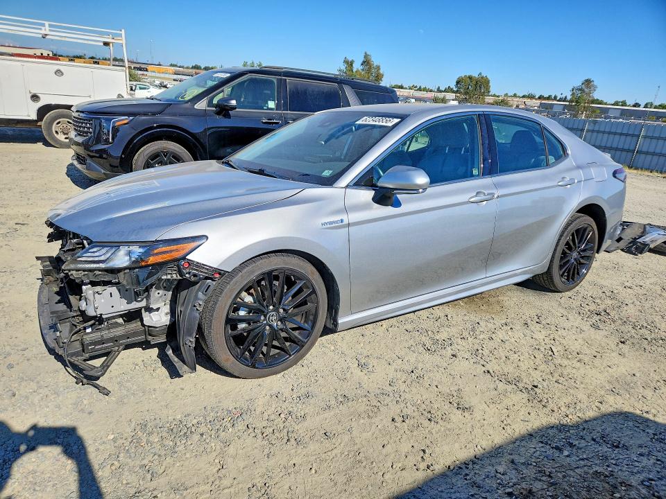 62348856 :رقم المزاد ، 4T1K31AK1MU556110 vin ، 2021 Toyota Camry مزاد بيع