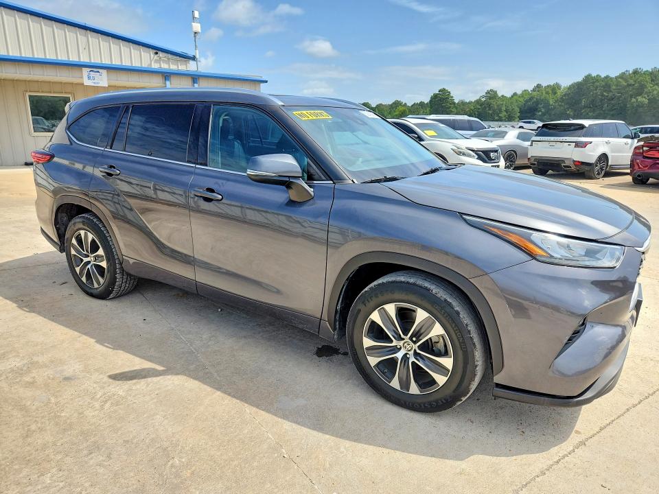 60945366 :رقم المزاد ، 5TDGZRAHXLS007410 vin ، 2020 Toyota Highlander مزاد بيع