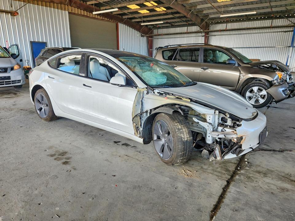 62171456 :رقم المزاد ، 5YJ3E1EB0NF260339 vin ، 2022 Tesla Model 3 مزاد بيع