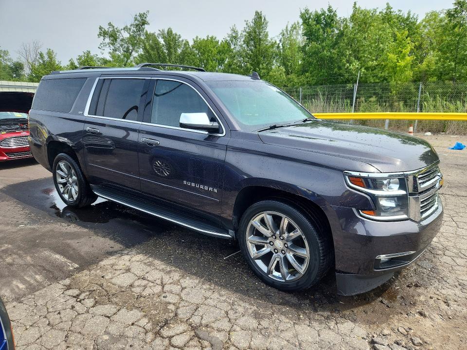 2016 Chevrolet Suburban მანქანა იყიდება აუქციონზე, vin: 1GNSKJKC6GR111035, აუქციონის ნომერი: 61116596