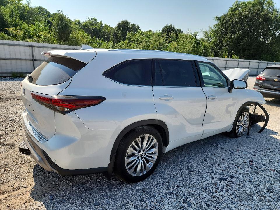 62050616 :رقم المزاد ، 5TDKDRBH9SS580255 vin ، 2025 Toyota Highlander مزاد بيع