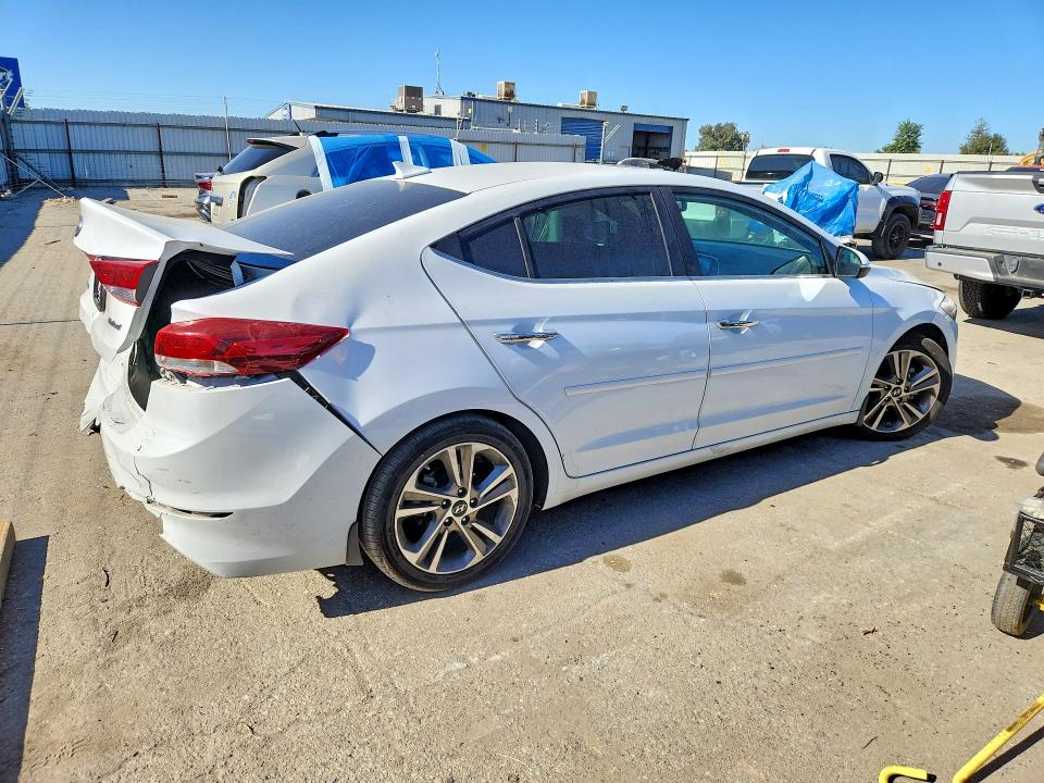 2017 Hyundai Elantra მანქანა იყიდება აუქციონზე, vin: 5NPD84LFXHH116483, აუქციონის ნომერი: 63207656