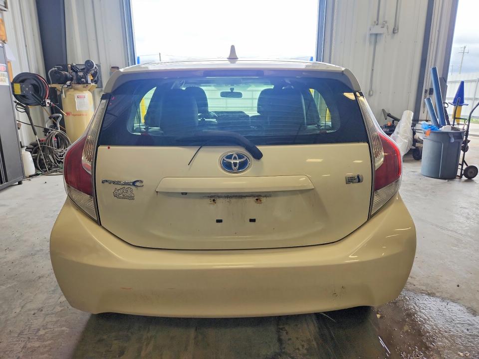 62684706 :رقم المزاد ، JTDKDTB31F1096391 vin ، 2015 Toyota Prius C مزاد بيع