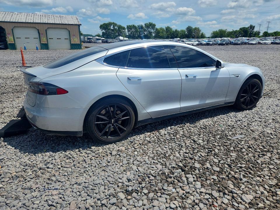 2014 Tesla Model S მანქანა იყიდება აუქციონზე, vin: 5YJSA1H17EFP49928, აუქციონის ნომერი: 63347316