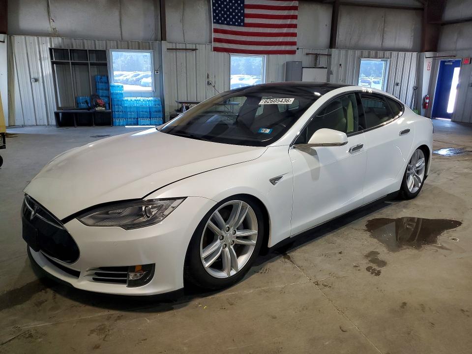 62605436 :رقم المزاد ، 5YJSA1H12EFP45883 vin ، 2014 Tesla Model S مزاد بيع