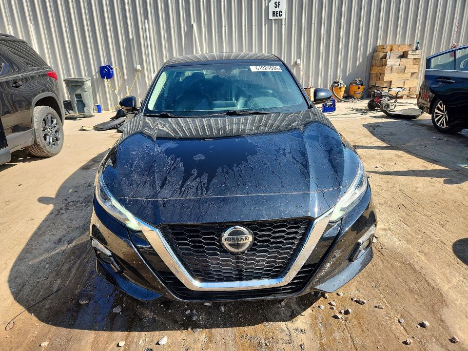 Продажа на аукционе авто 2019 Nissan Altima, vin: 1N4BL4EV1KC160505, номер лота: 61924096