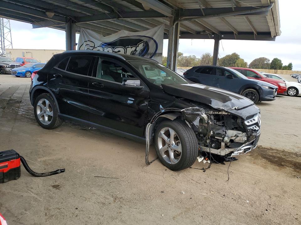2018 Mercedes-benz Gla მანქანა იყიდება აუქციონზე, vin: WDCTG4GB7JJ421999, აუქციონის ნომერი: 62722376