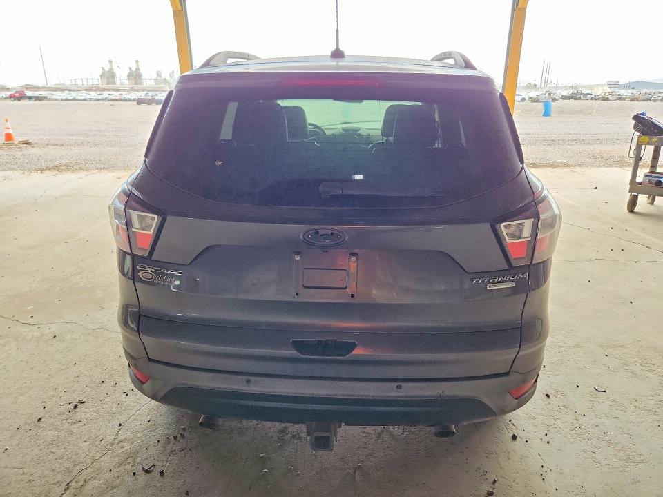2017 Ford Escape მანქანა იყიდება აუქციონზე, vin: 1FMCU0J9XHUD19940, აუქციონის ნომერი: 61018536