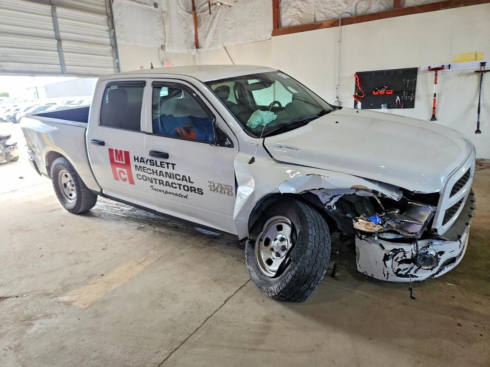 61521276 :رقم المزاد ، 3C6RR7KT6HG675489 vin ، 2017 Ram 1500 مزاد بيع
