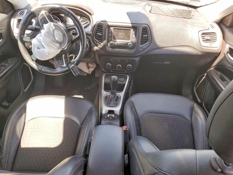 63142746 :رقم المزاد ، 3C4NJCBB5JT411594 vin ، 2018 Jeep Compass مزاد بيع