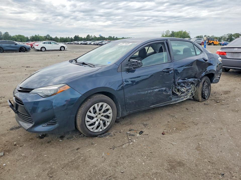 62571606 :رقم المزاد ، 2T1BURHE8JC074260 vin ، 2018 Toyota Corolla مزاد بيع