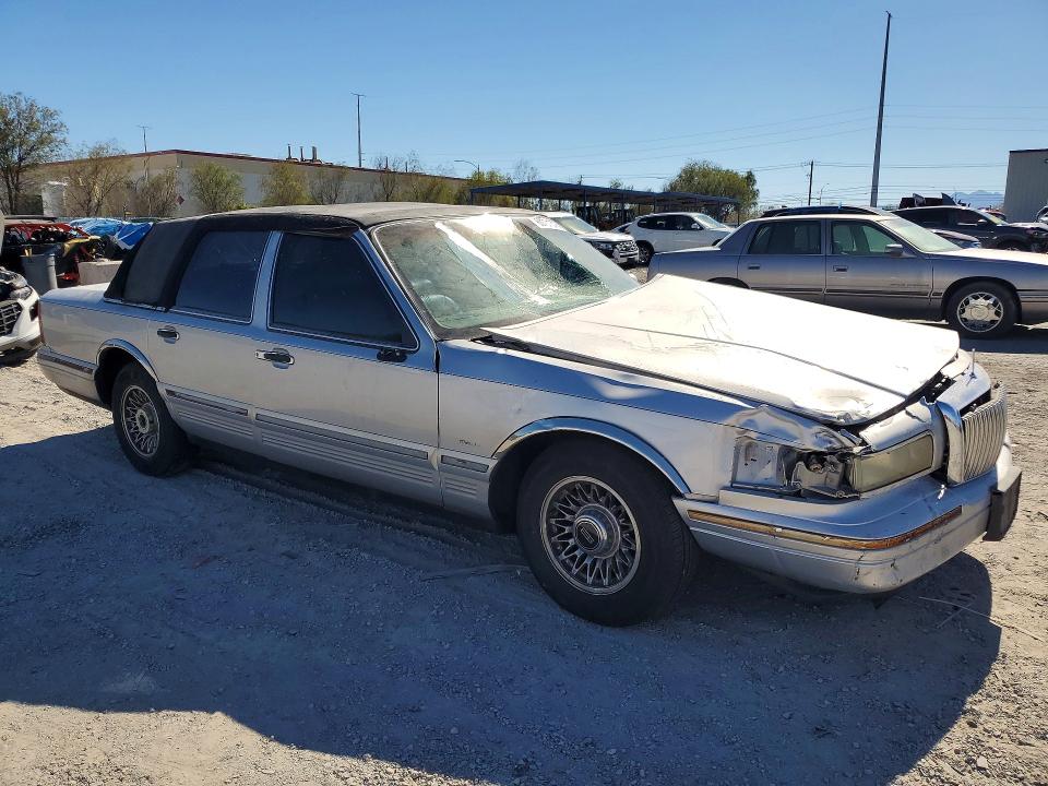 Продажа на аукционе авто 1995 Lincoln Town Car, vin: 1LNLM81W8SY624387, номер лота: 60701376