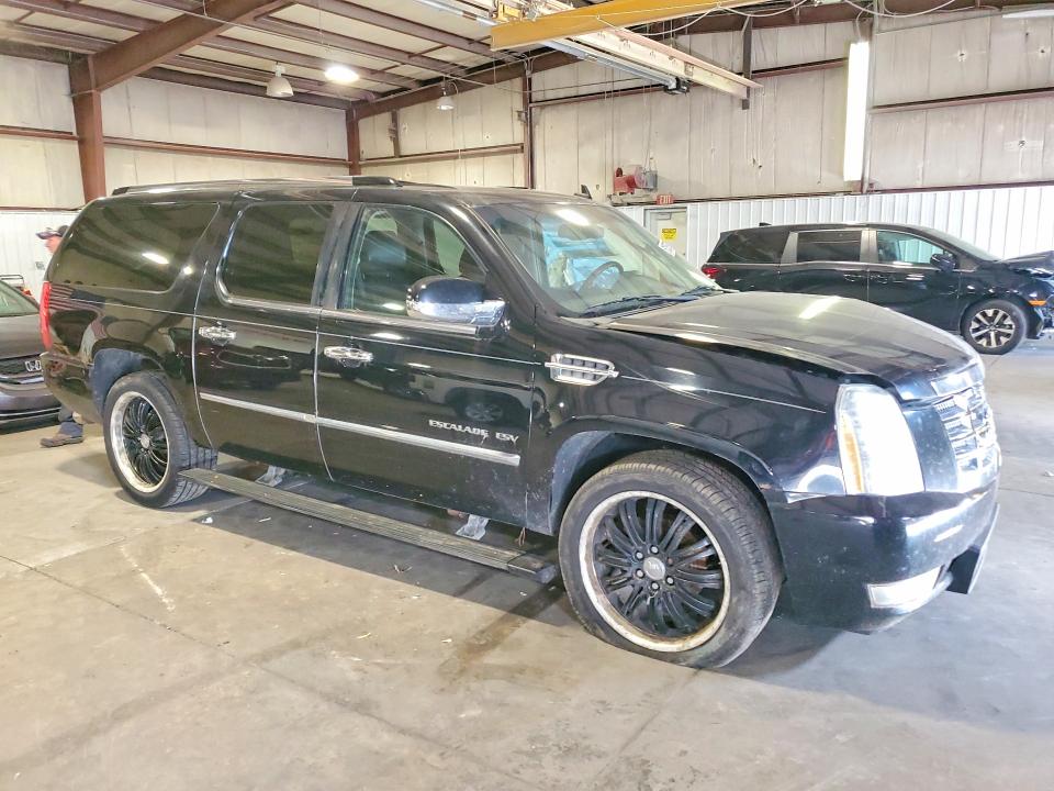 61355796 :رقم المزاد ، 1GYS4JEF5BR147245 vin ، 2011 Cadillac Escalade مزاد بيع