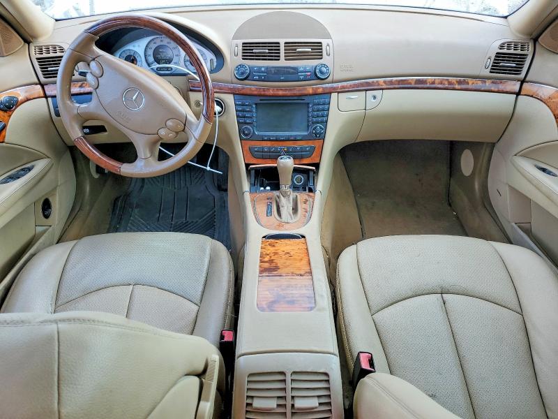 60256466 :رقم المزاد ، WDBUF87X18B307807 vin ، 2008 Mercedes-benz E مزاد بيع