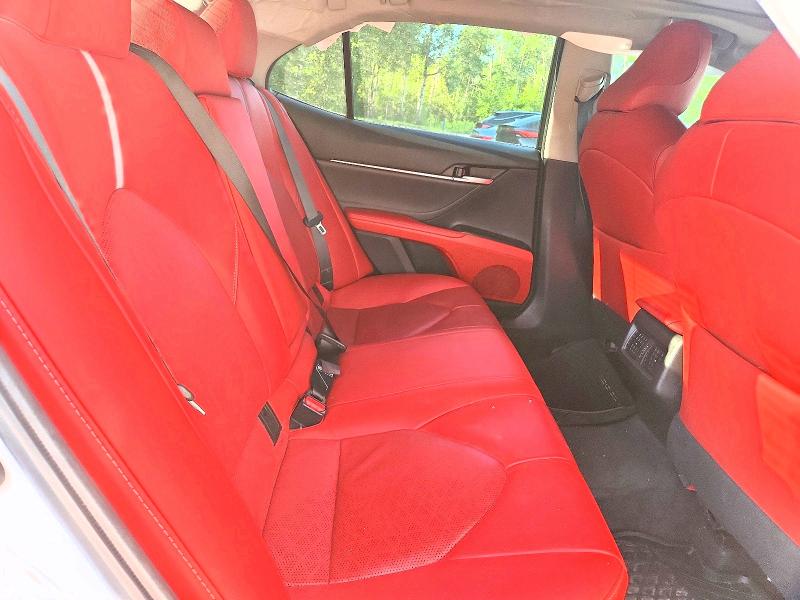 Auction sale of the 2018 Toyota Camry, vin: 4T1B61HK4JU126581, lot number: 59321266