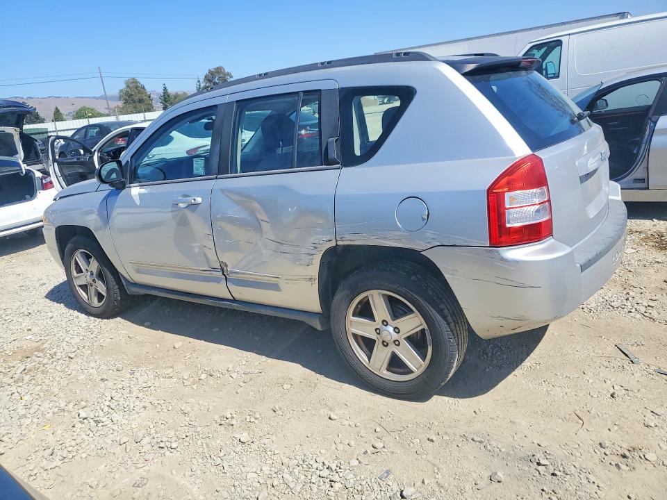 58488396 :رقم المزاد ، 1J4NT4FBXAD558391 vin ، 2010 Jeep Compass مزاد بيع