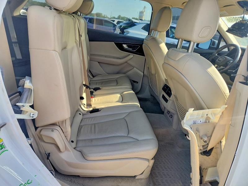 60390586 :رقم المزاد ، WA1LAAF70KD013888 vin ، 2019 Audi Q7 مزاد بيع