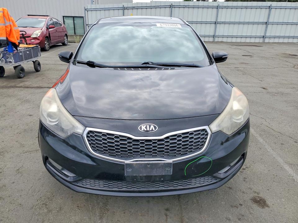 61933866 :رقم المزاد ، KNAFZ4A89F5338436 vin ، 2015 Kia Forte مزاد بيع