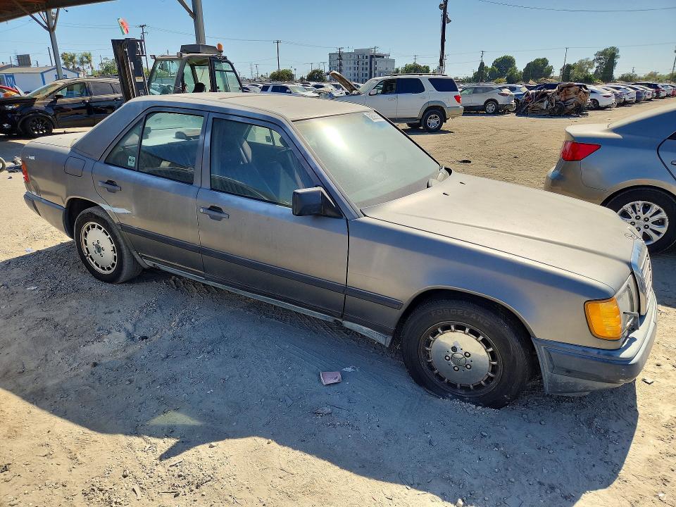 Продажа на аукционе авто 1989 Mercedes-benz 300, vin: WDBEA30D6KA878020, номер лота: 62628366