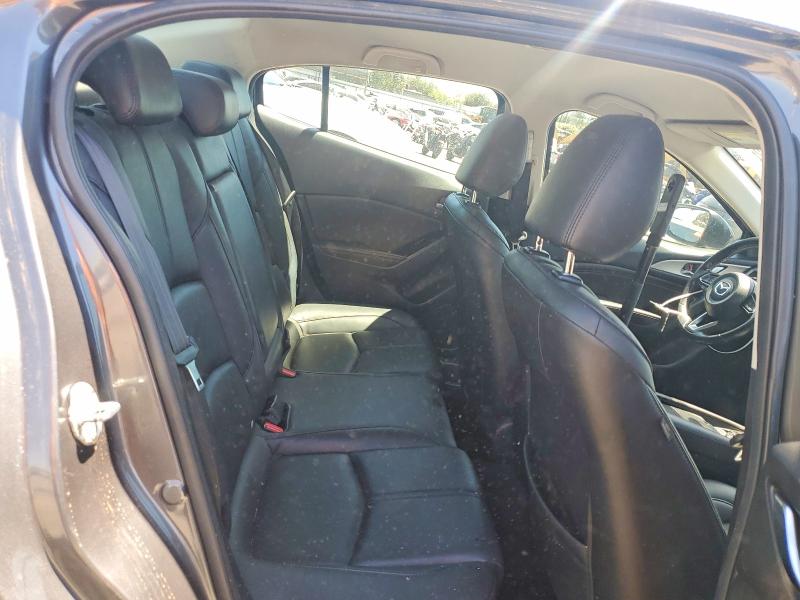 61714826 :رقم المزاد ، 3MZBN1V71HM121938 vin ، 2017 Mazda 3 مزاد بيع