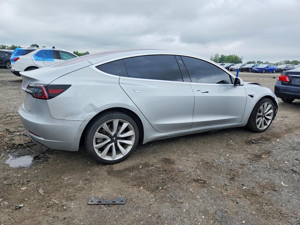 60386976 :رقم المزاد ، 5YJ3E1EAXJF048341 vin ، 2018 Tesla Model 3 مزاد بيع