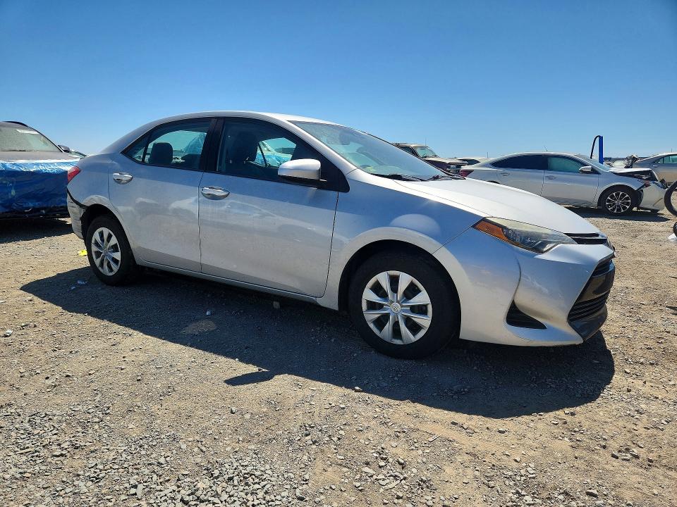 61060336 :رقم المزاد ، 5YFBURHE8HP658328 vin ، 2017 Toyota Corolla مزاد بيع