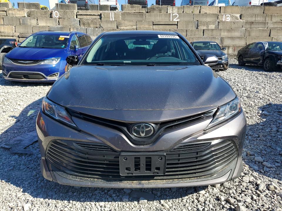 Продажа на аукционе авто 2018 Toyota Camry, vin: 4T1B11HK9JU133976, номер лота: 62209336
