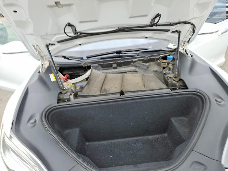 58843956 :رقم المزاد ، 5YJSA1E47GF145197 vin ، 2016 Tesla Model S مزاد بيع