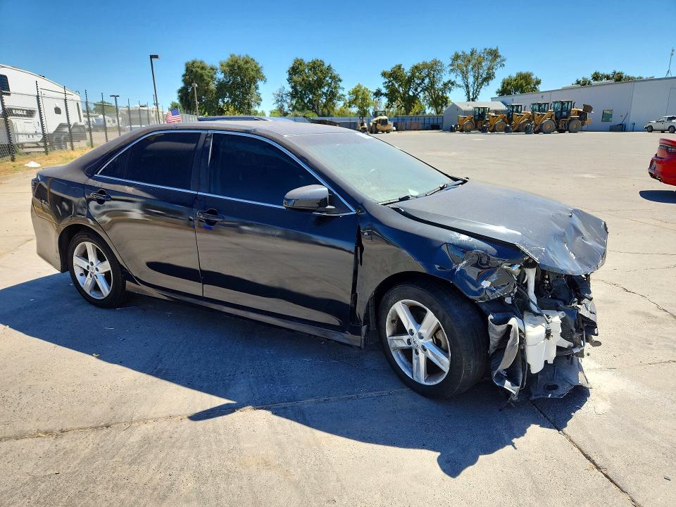 63423096 :رقم المزاد ، 4T1BF1FK1EU729805 vin ، 2014 Toyota Camry مزاد بيع