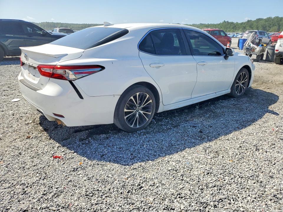 61786416 :رقم المزاد ، 4T1B11HK7KU832881 vin ، 2019 Toyota Camry مزاد بيع