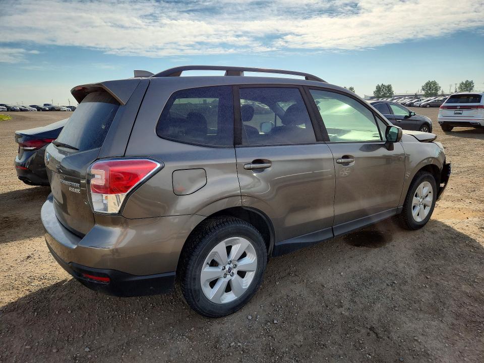 62646946 :رقم المزاد ، JF2SJEDC9HH574361 vin ، 2017 Subaru Forester مزاد بيع