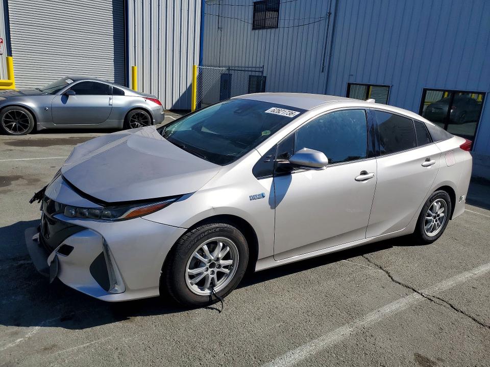 Продажа на аукционе авто 2017 Toyota Prius Prime, vin: JTDKARFP5H3060638, номер лота: 62821736