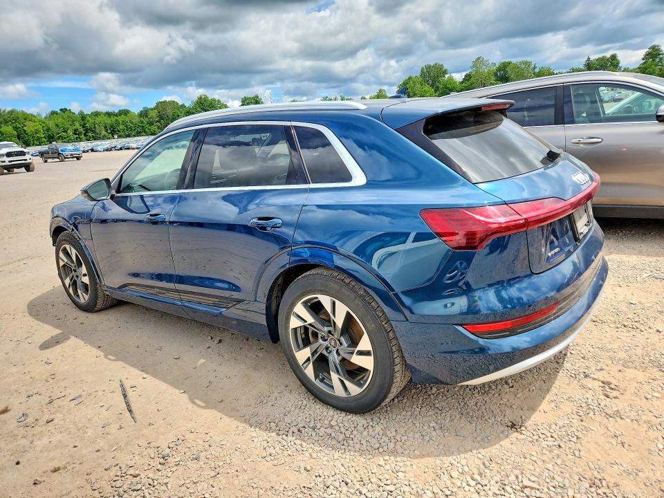 2021 Audi E-tron მანქანა იყიდება აუქციონზე, vin: WA1VABGE4MB015766, აუქციონის ნომერი: 60461746