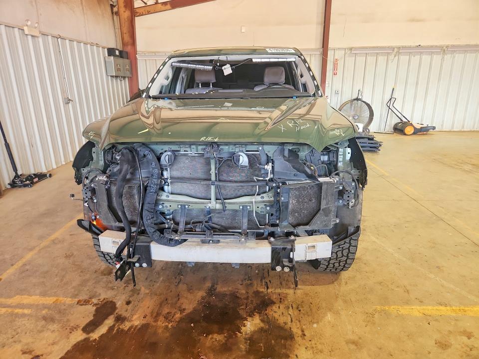 2022 Toyota Tundra მანქანა იყიდება აუქციონზე, vin: 5TFLA5DB9NX028588, აუქციონის ნომერი: 61903836