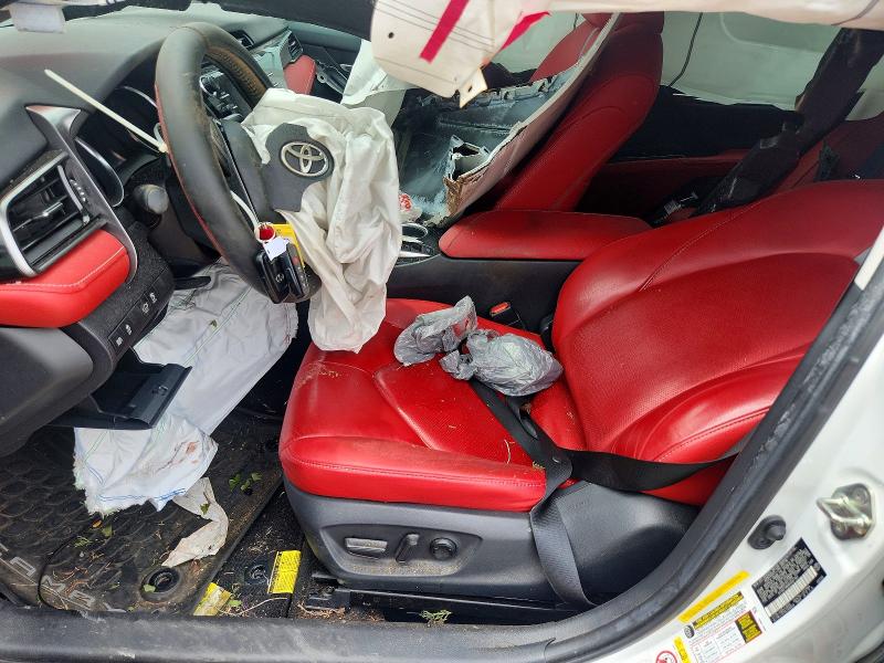 61411696 :رقم المزاد ، 4T1BZ1HK6KU507163 vin ، 2019 Toyota Camry مزاد بيع