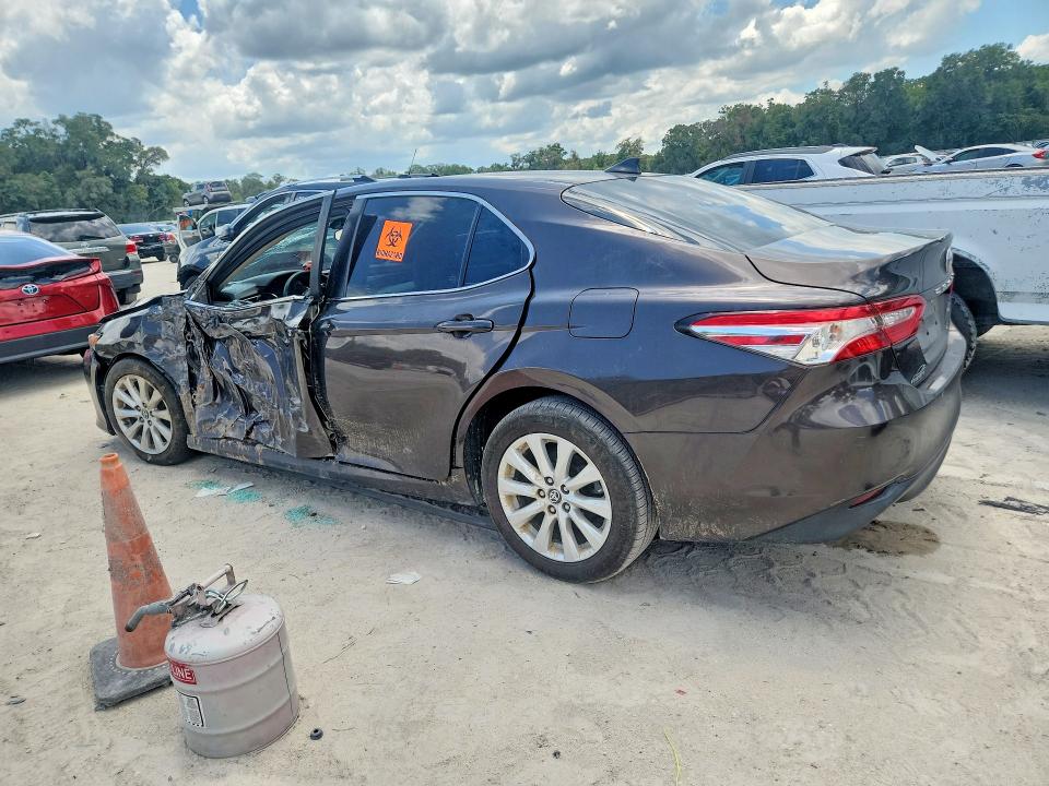 2019 Toyota Camry მანქანა იყიდება აუქციონზე, vin: 4T1B11HK4KU171438, აუქციონის ნომერი: 59572986