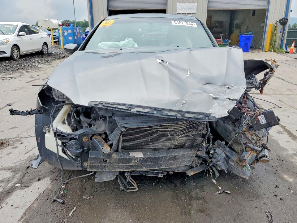 61877546 :رقم المزاد ، 1C3CCBCGXDN524729 vin ، 2013 Chrysler 200 مزاد بيع