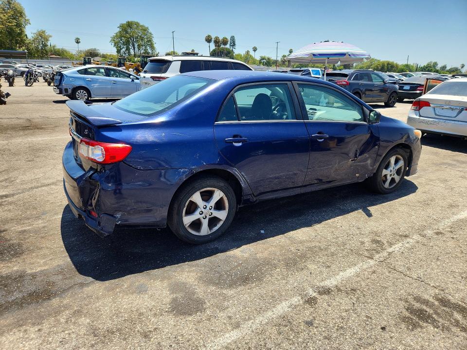 60885966 :رقم المزاد ، 5YFBU4EE2DP201399 vin ، 2013 Toyota Corolla مزاد بيع