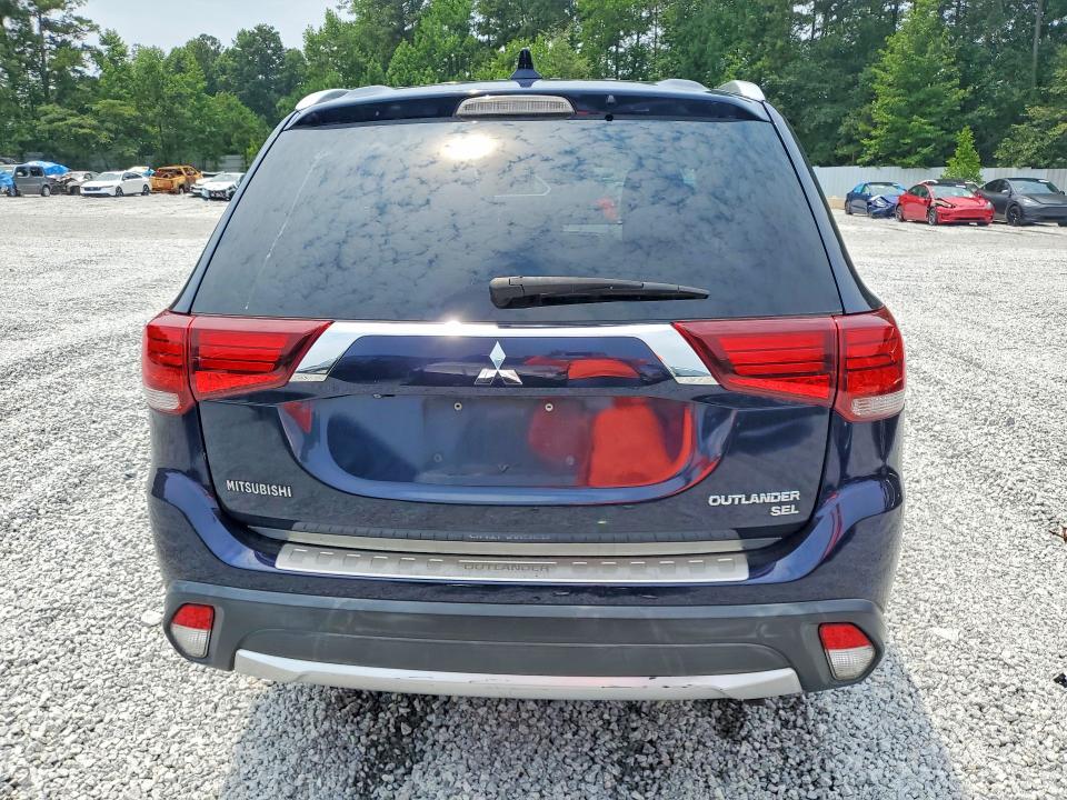 Продажа на аукционе авто 2018 Mitsubishi Outlander, vin: JA4AD3A32JJ003040, номер лота: 61482056