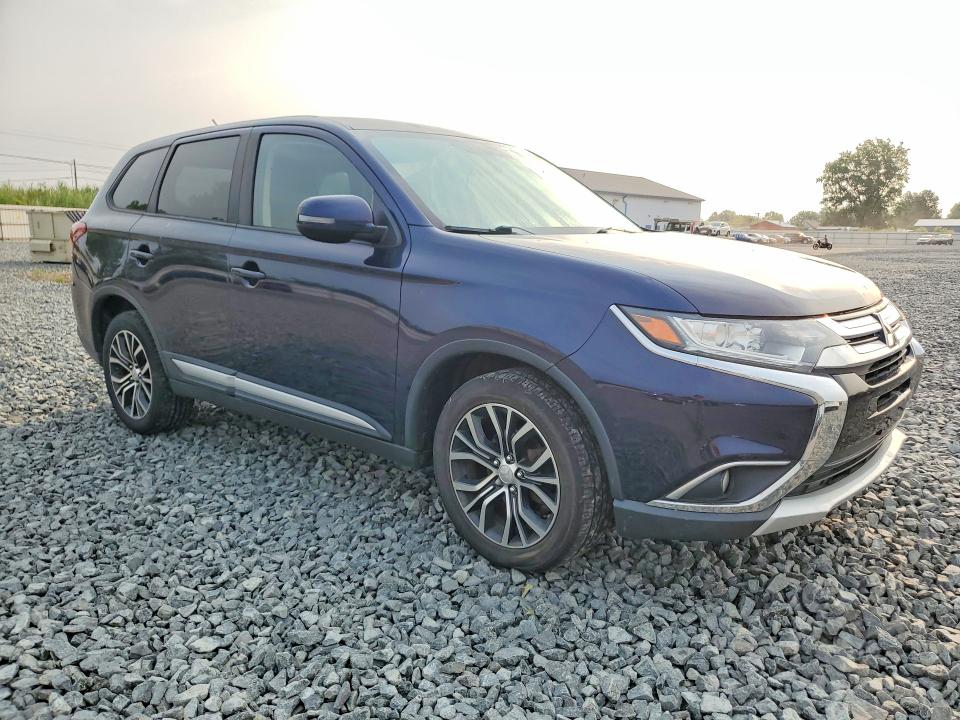 Продажа на аукционе авто 2016 Mitsubishi Outlander, vin: JA4AZ3A33GZ013667, номер лота: 61882846