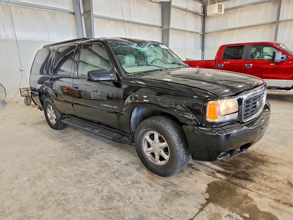 2000 Cadillac Escalade მანქანა იყიდება აუქციონზე, vin: 1GYEK63R8YR207931, აუქციონის ნომერი: 59744446