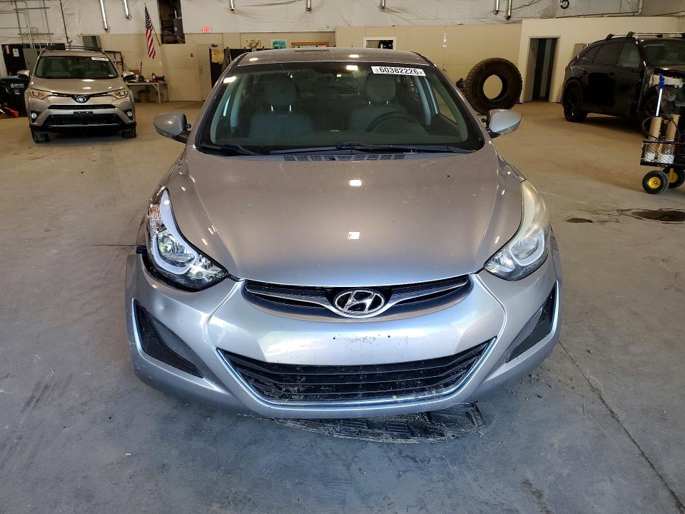 60382226 :رقم المزاد ، 5NPDH4AE0FH647117 vin ، 2015 Hyundai Elantra مزاد بيع