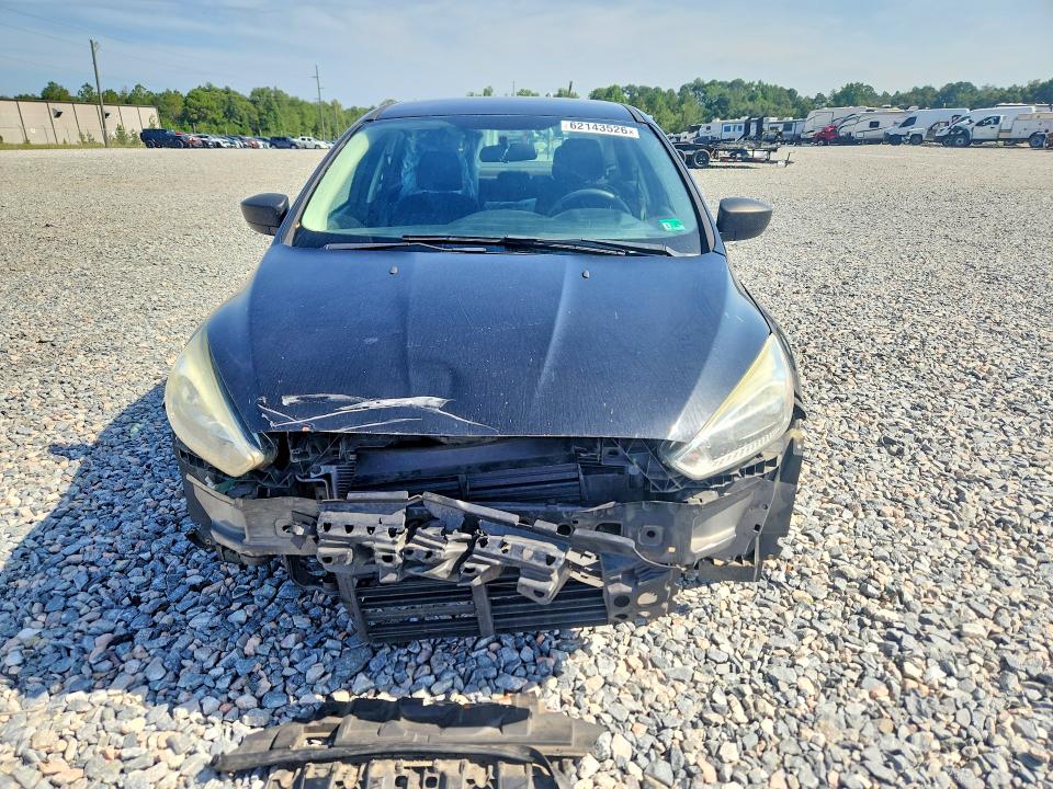 62143526 :رقم المزاد ، 1FADP3E28FL355942 vin ، 2015 Ford Focus مزاد بيع