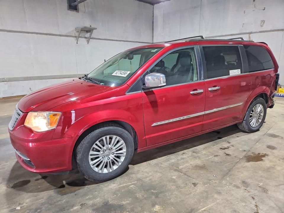62794896 :رقم المزاد ، 2C4RC1CG9FR562040 vin ، 2015 Chrysler Town & Country مزاد بيع