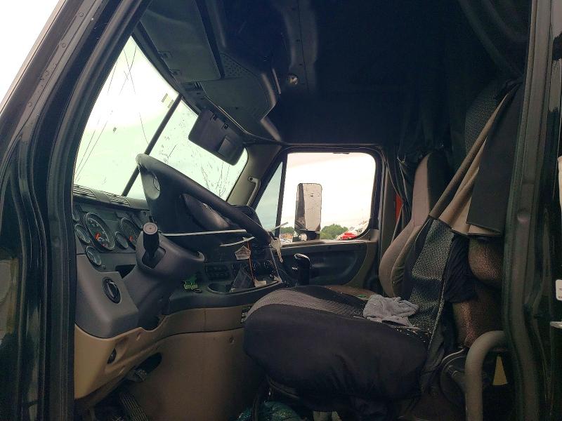 61701956 :رقم المزاد ، 1FUGGLDV1GLHA2524 vin ، 2016 Freightliner Cascadia 125 مزاد بيع