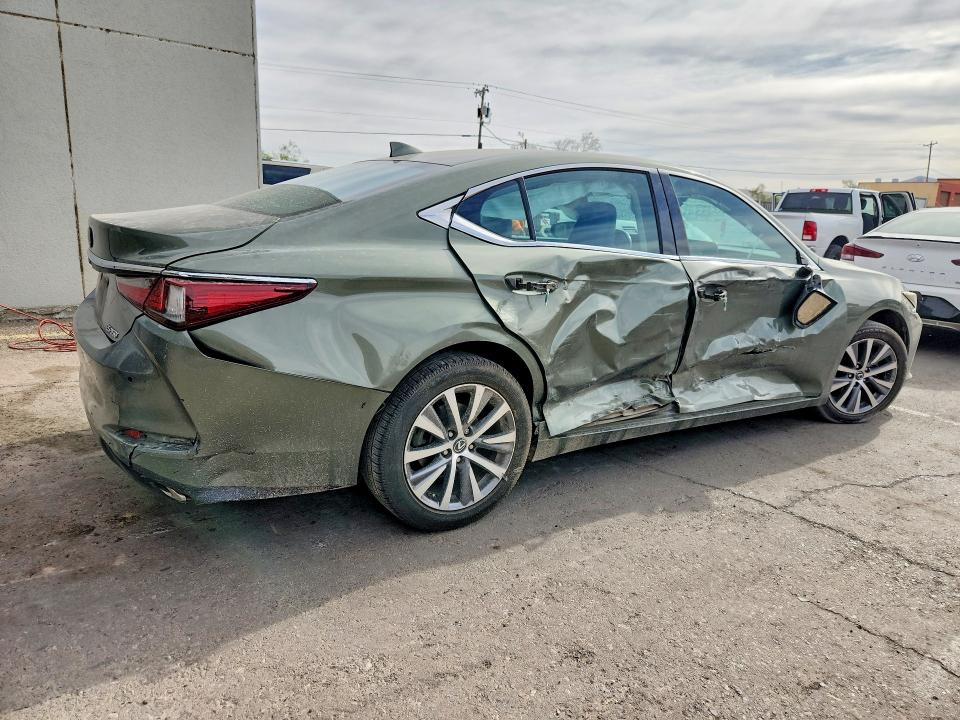59342636 :رقم المزاد ، 58ABZ1B15KU034381 vin ، 2019 Lexus Es مزاد بيع